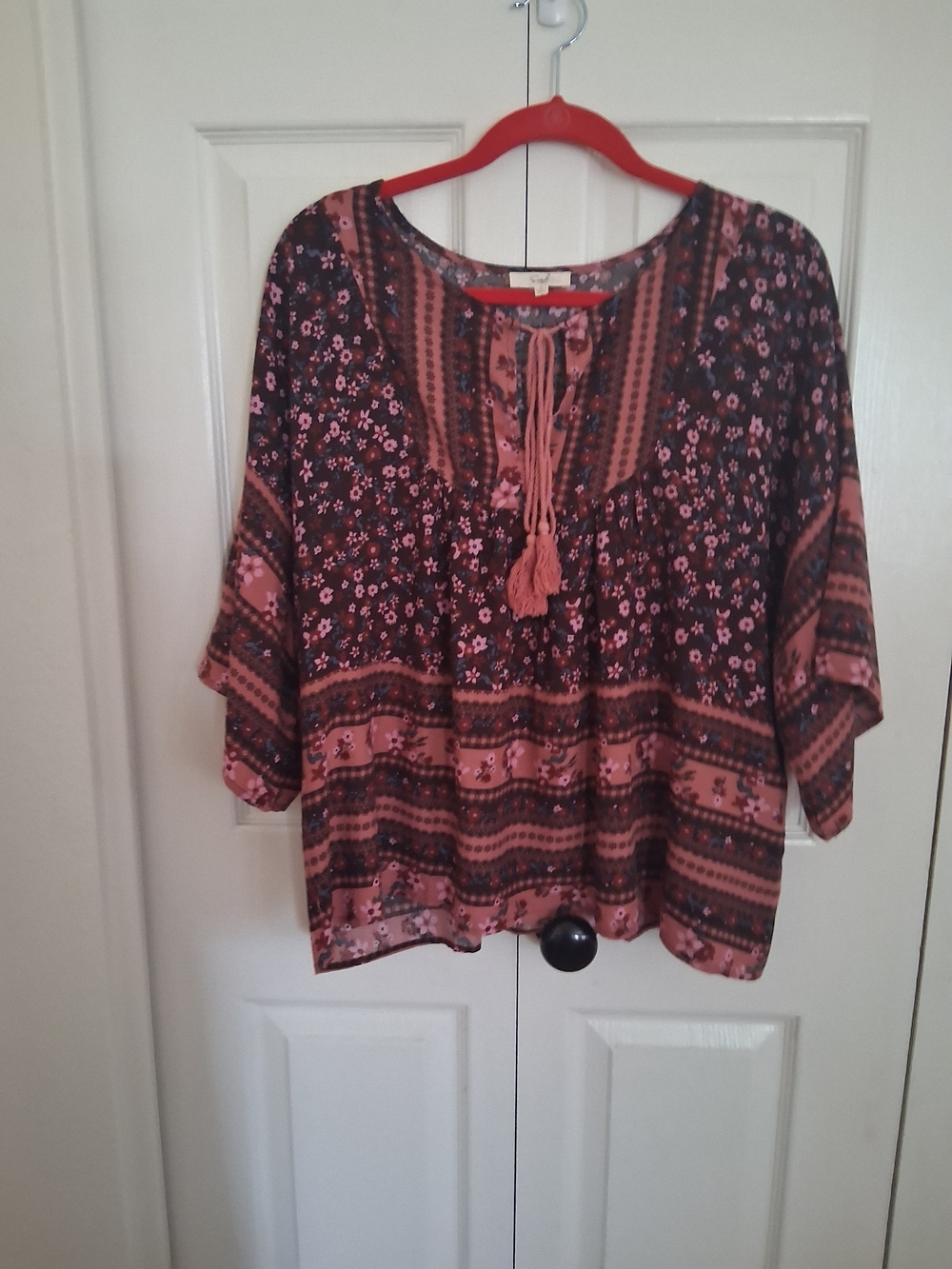 easel Boho Floral Peasant Top in Dusty Rose and Black